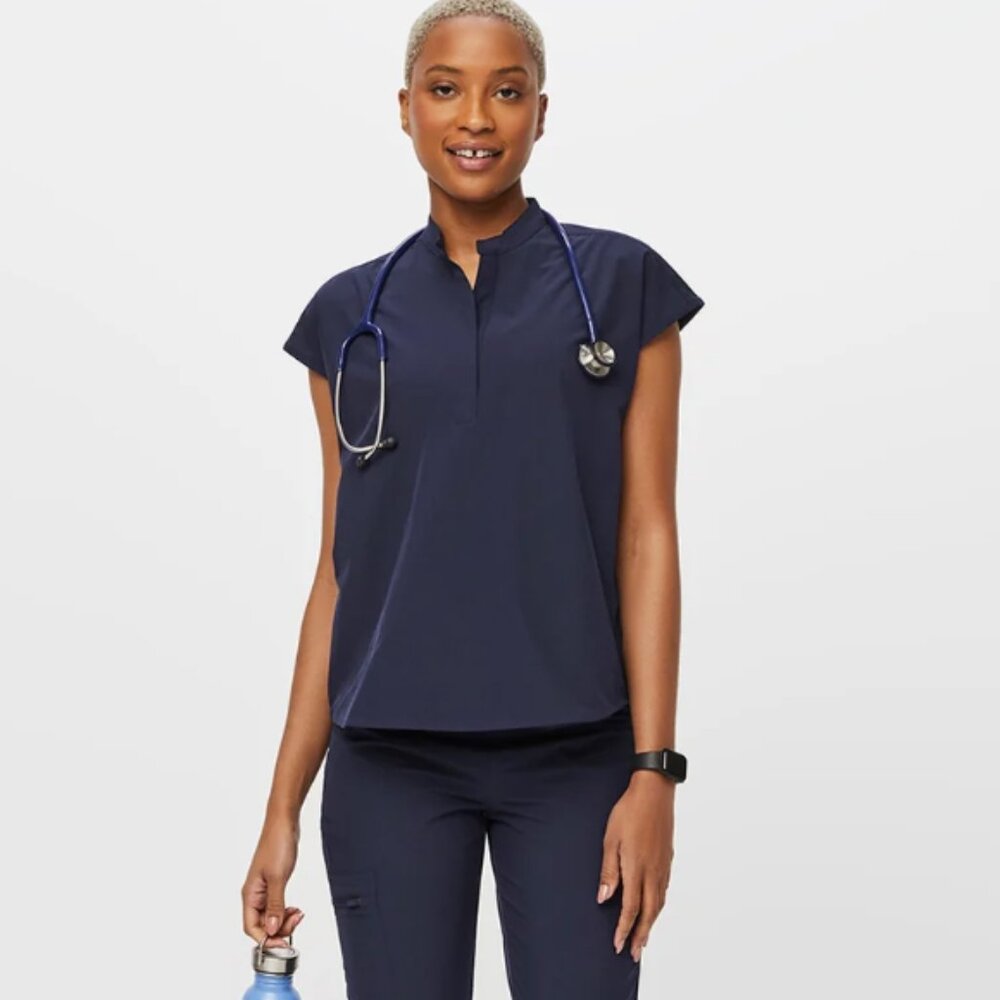 Figs FREEx Rafaela scrub top - Navy